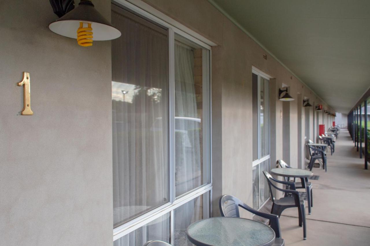 Burringa Garden Motel Вага Вага Екстериор снимка
