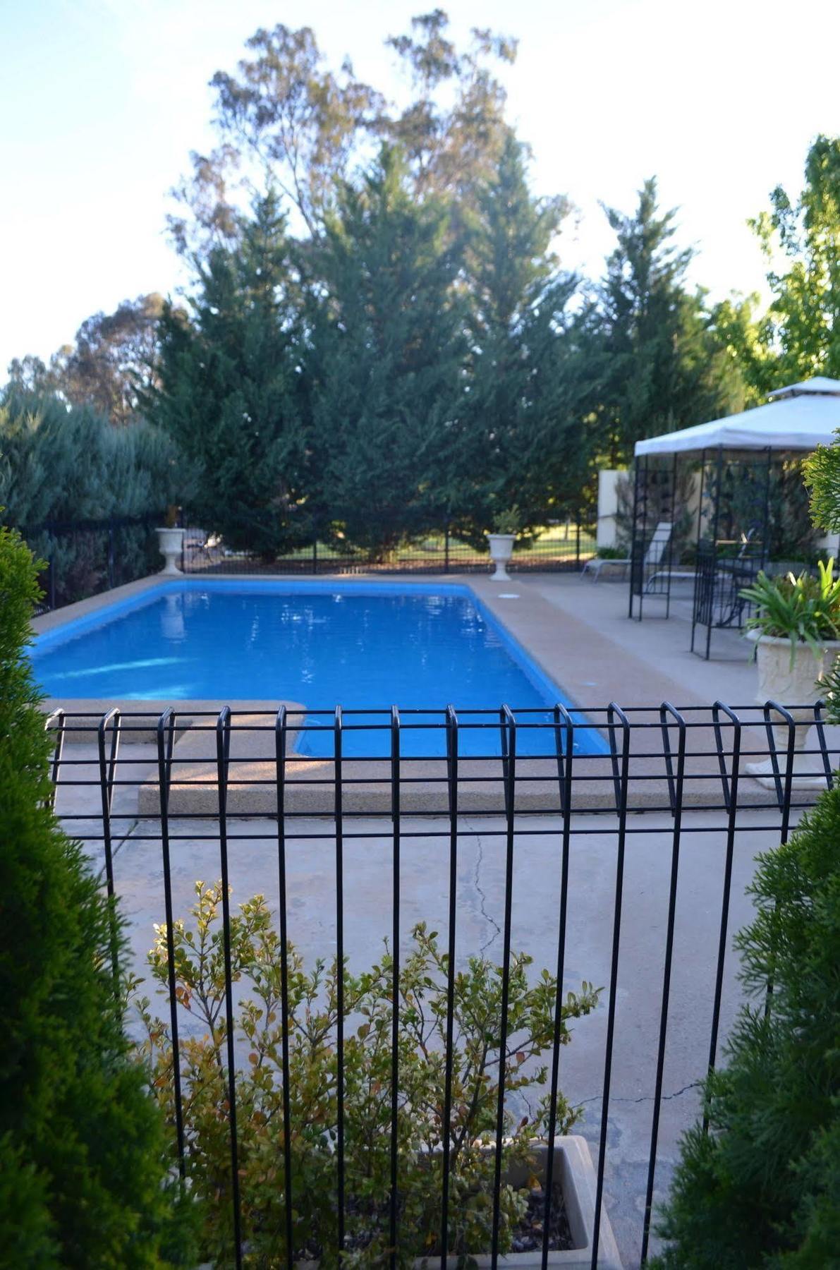 Burringa Garden Motel Вага Вага Екстериор снимка